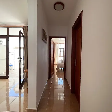 Casa Alpine - 2 Bedroom With Large Terrace Apartman